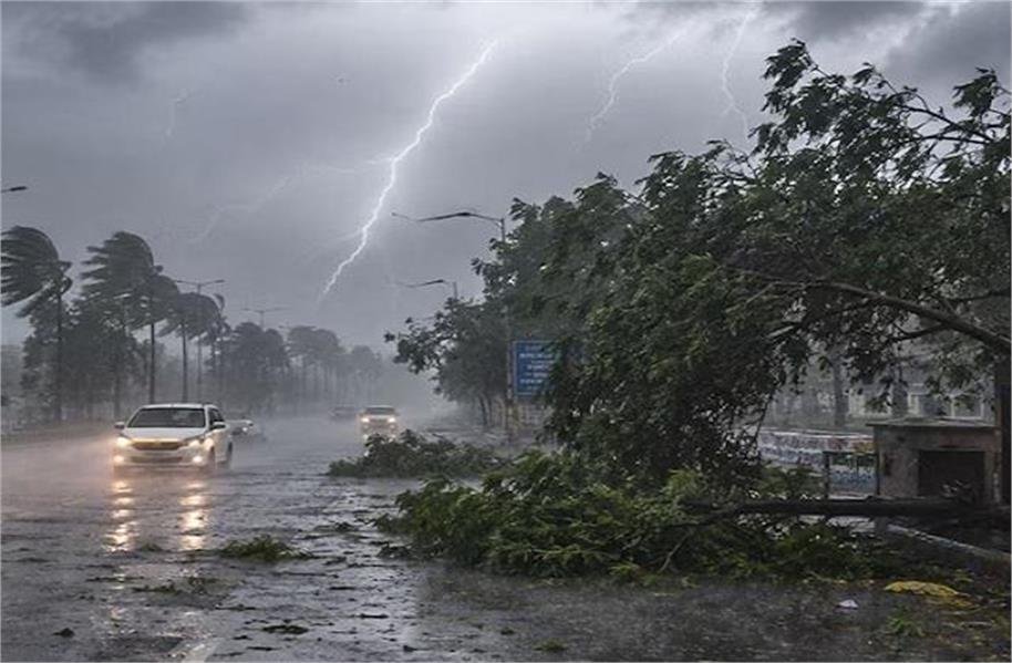 पंजाब में बारिश का दौर जारी, मौसम विभाग ने बिजली और तेज हवाओं को लेकर चेताया