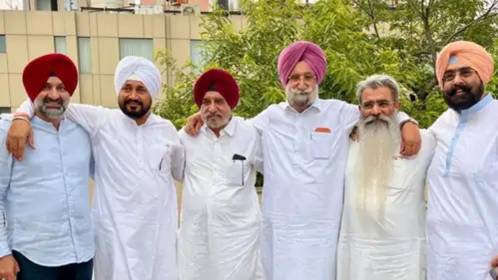 कांग्रेस में अंदरूनी खींचतान जारी, रंधावा के पोस्ट ने दिए एकजुटता के संकेत